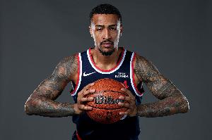 科林斯谈接祖巴茨传球扣篮：他是外国球员 外国球员们有那种视野