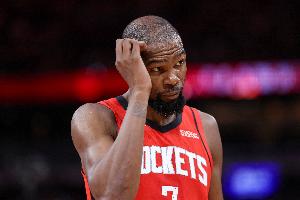 效率不高！杜兰特半场11中4&三分3中0拿到12分4板2助