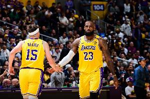 媒体人：卢卡里夫斯是湖人未来 球队战术不可能再围绕詹姆斯转了