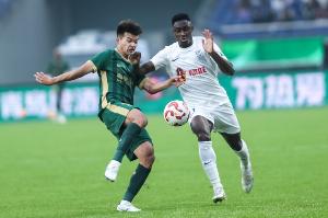 浙江队本赛季5次乌龙，创2012年以来单一球队中超赛季最多纪录