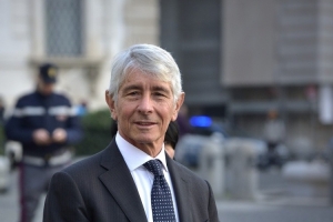 意大利体育部长：米兰科莫海外意甲？有积极性，但缺乏对球迷尊重