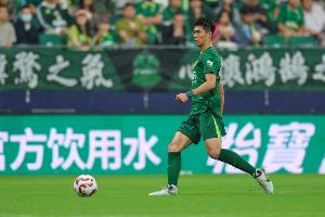 记者：吴少聪昨天踩场训练受伤，今天没有进大名单