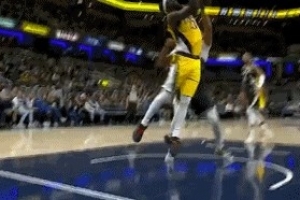 不手软！西亚卡姆强攻老队友特纳 碾到篮下打进还有加罚