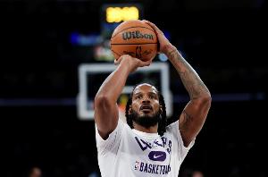 18年职业生涯如何保持状态？阿里扎：母亲基因好 没比赛也练力量